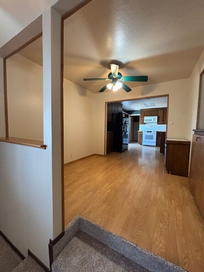 Building Photo - Colusa 3 Bedroom Home Available