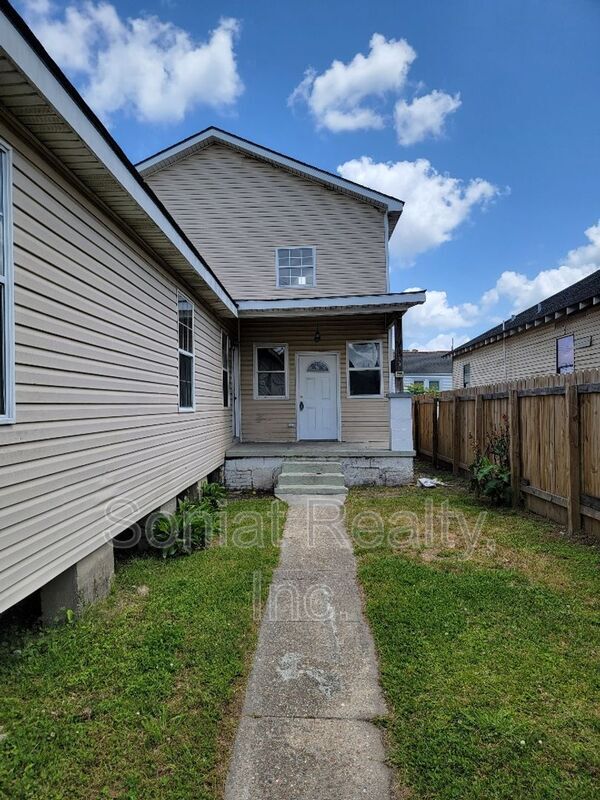 Primary Photo - 8637 1/2 Belfast Street