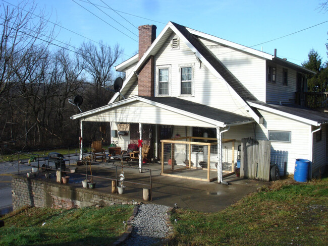 Building Photo - 1400 E Canal St