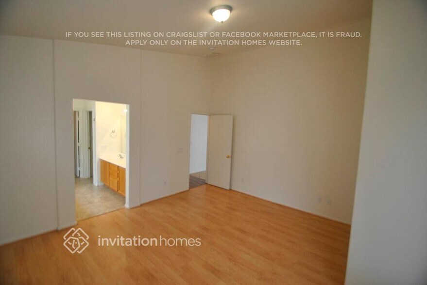 Building Photo - 13315 W Crocus Dr