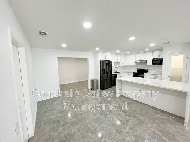 Building Photo - 77030 Florida Ave