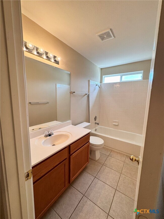 Building Photo - 7707 Wexford Hollow
