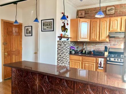 Building Photo - 4910 Vernon Blvd