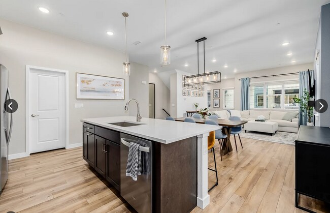 Building Photo - 6776 Navajo Way