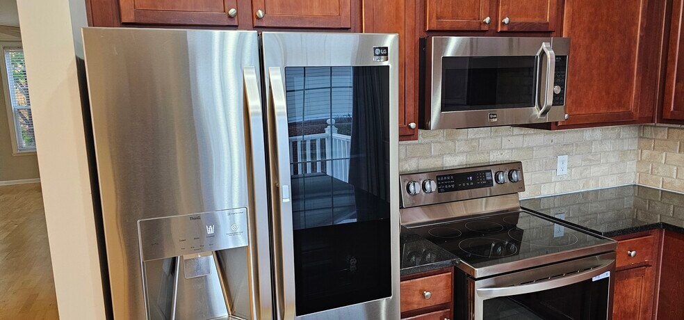 Building Photo - 1028 Cavendish Dr