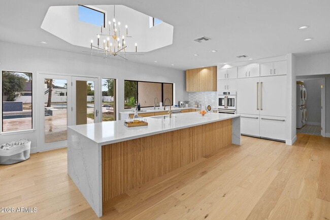 Building Photo - 10111 E Cholla St