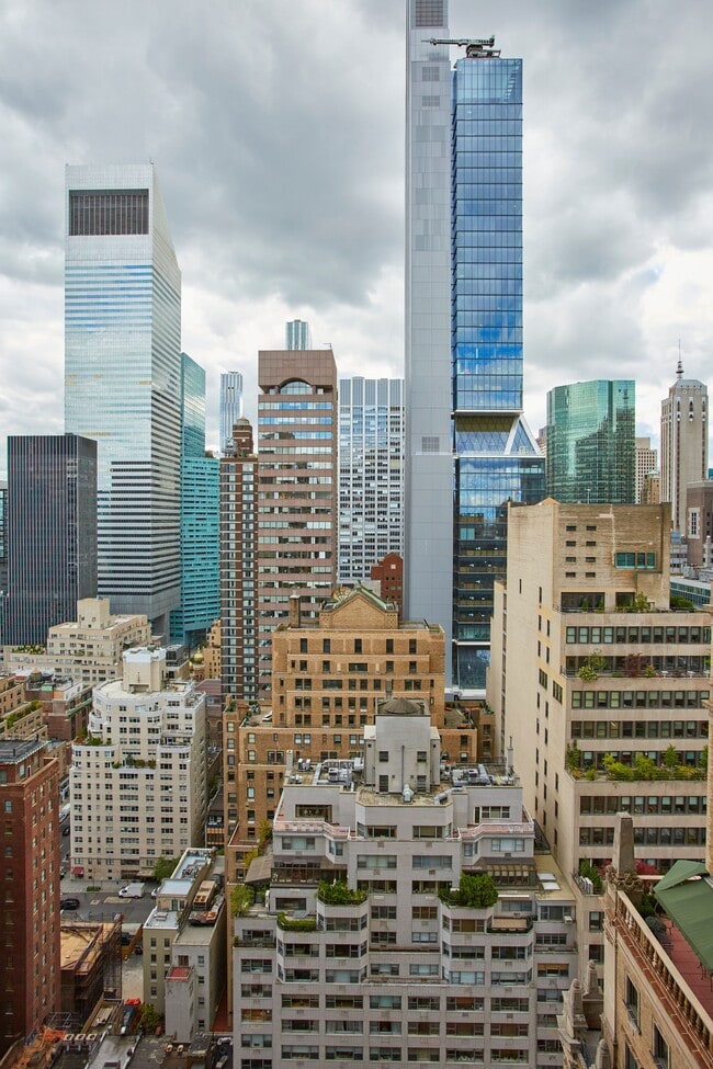 Building Photo - 117 E 57th St