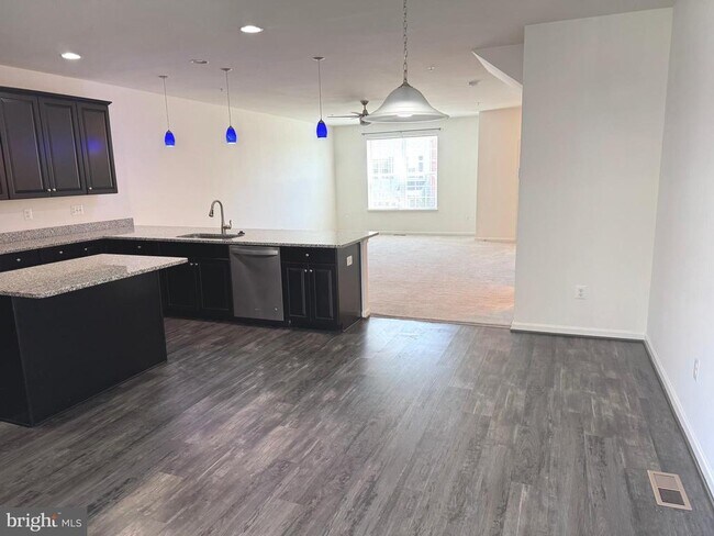 Building Photo - 9610 Eaves Dr