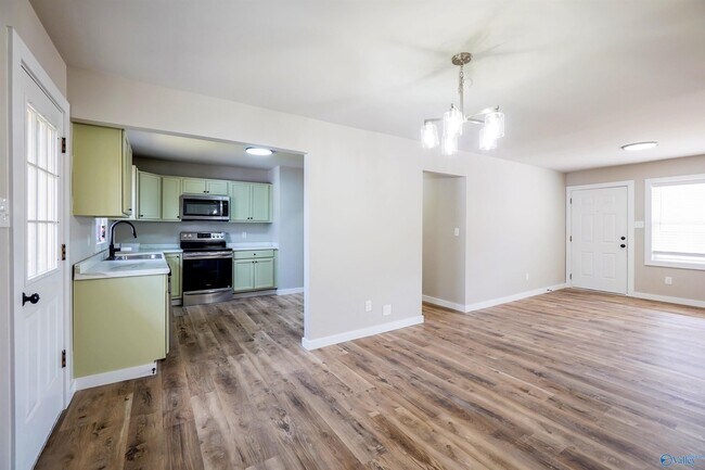 Building Photo - 3210 Stringfield Rd NW