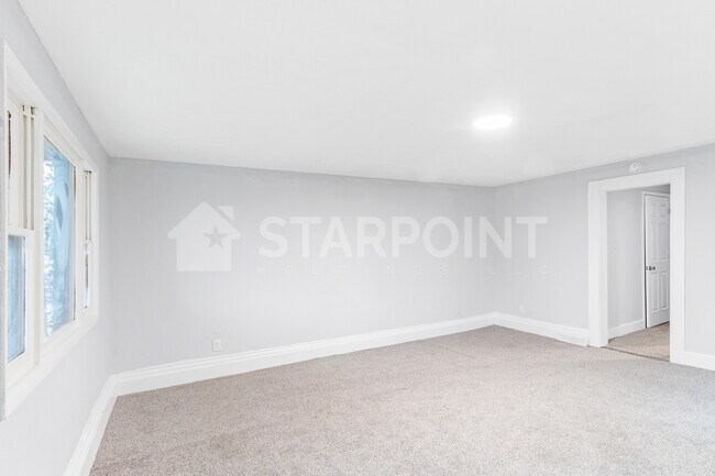 Building Photo - 2631 Northwestern Pkwy