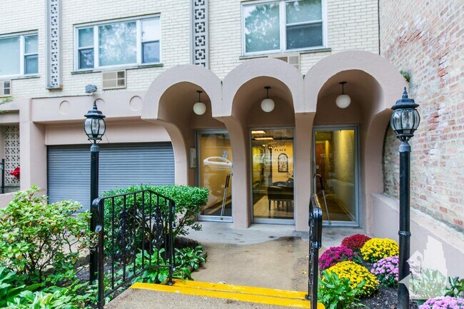 Building Photo - 1 bedroom in Chicago IL 60657