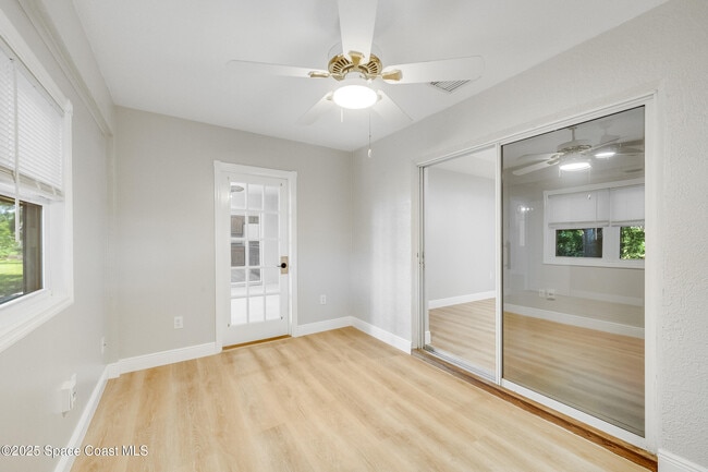 Building Photo - 187 Pinta Cir