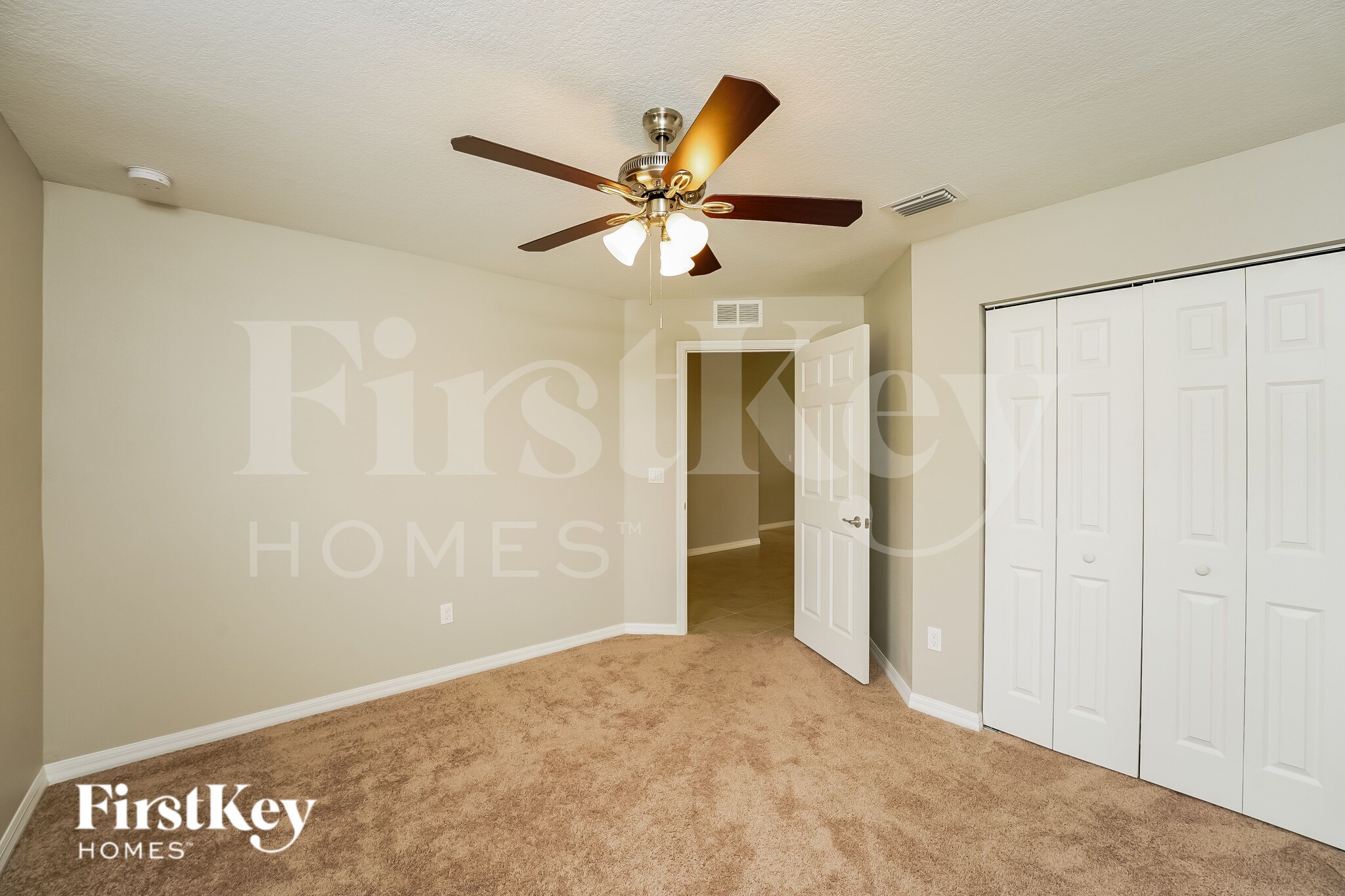 Building Photo - 2450 SW Madiera St