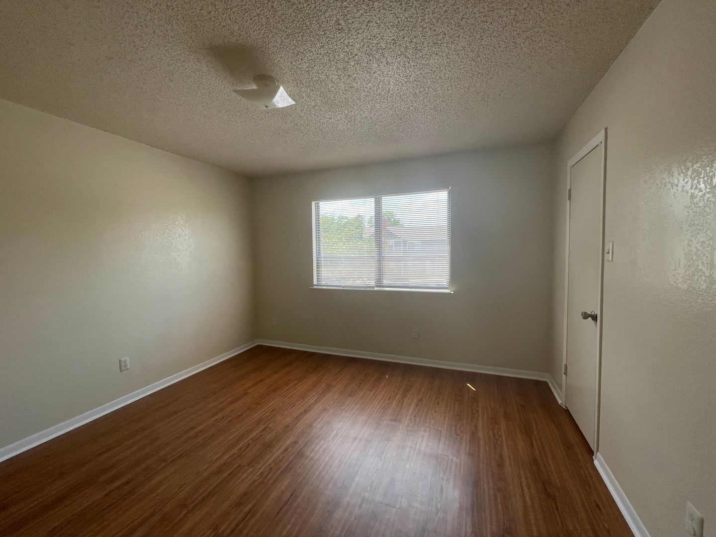 Building Photo - 3407 Victoria Cir