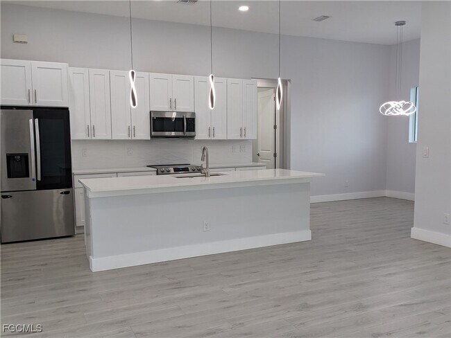 Building Photo - 3027 SW 16th Pl