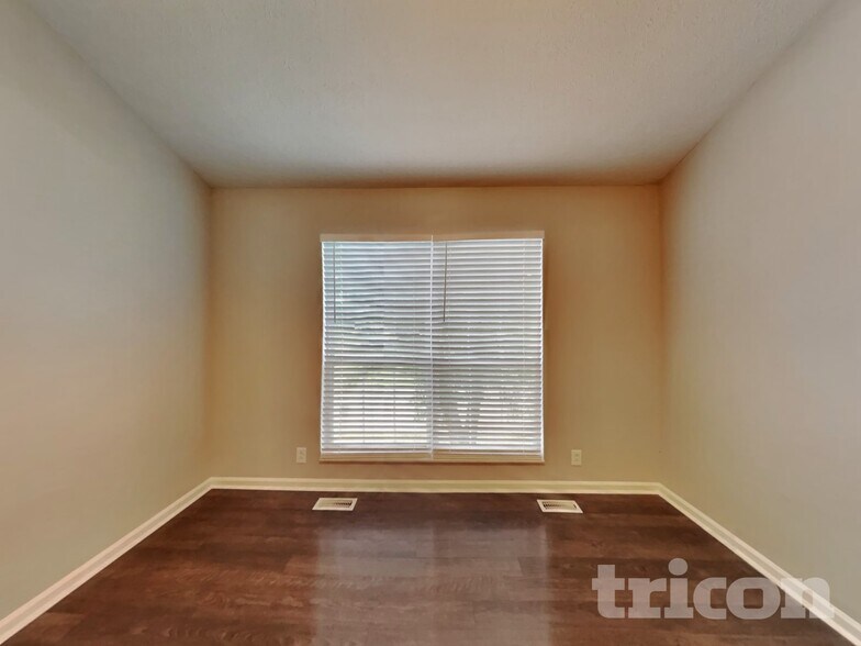 Building Photo - 716 Sweetwater Cir