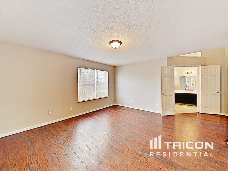 Building Photo - 3737 W 42nd Terrace