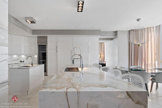 Building Photo - 17749 Collins Ave