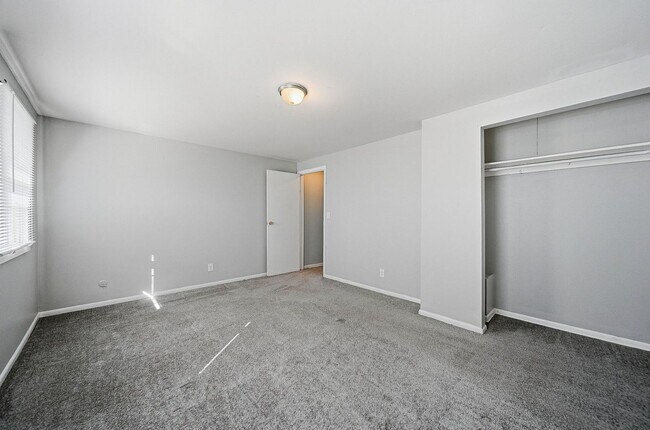 Building Photo - 2301 Jefferson Ave