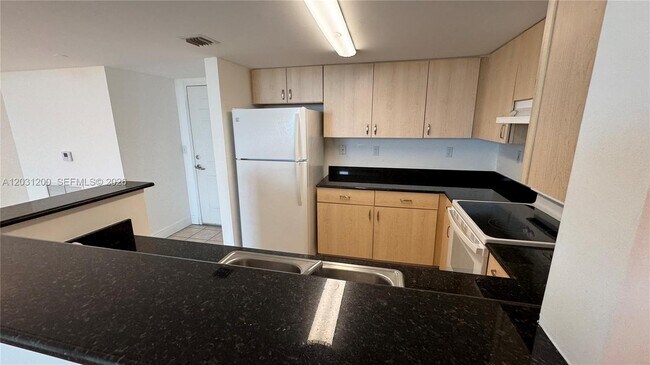 Building Photo - 3000 Coral Wy