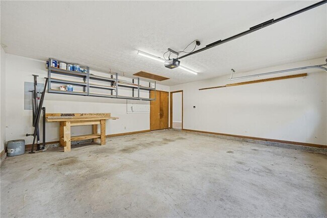 Building Photo - 3070 Bugle Dr