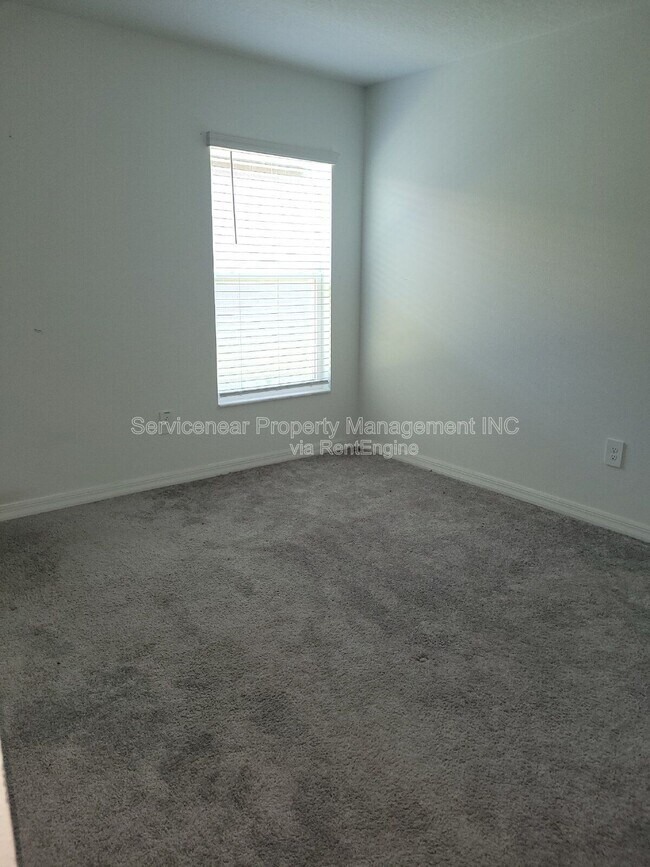 Building Photo - 2240 Gatsby Ln