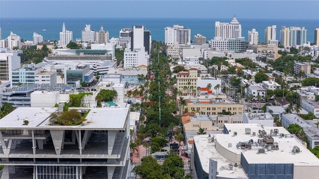 Building Photo - 1340 Lincoln Rd