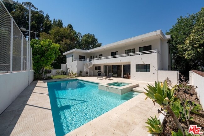 Building Photo - 15656 Crownridge Pl