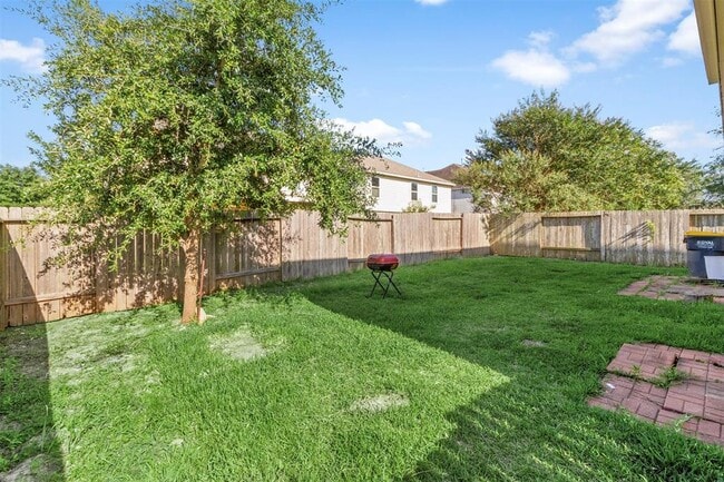 Building Photo - 3318 Apple Dale Dr