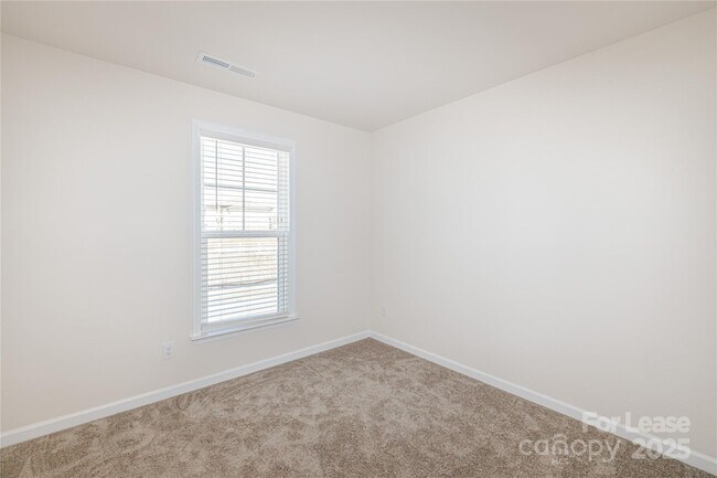 Building Photo - 23018 Clarabelle Dr