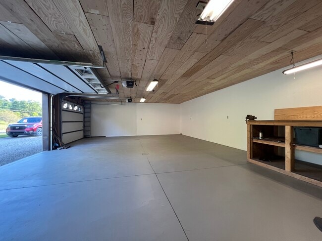 Building Photo - 344 Lenity School Rd