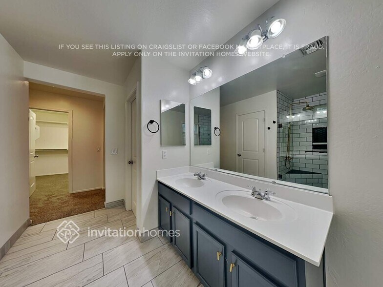 Building Photo - 1171 N 163rd Dr