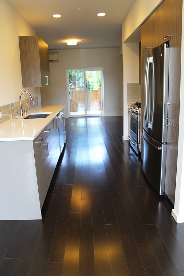 Building Photo - CROWN HILL TOWNHOME W HIGH END FINISHES & ...