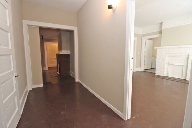 Building Photo - 1016 Laurens St