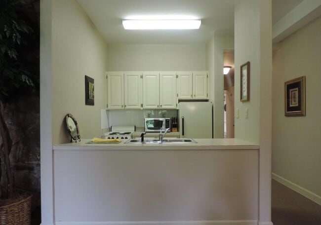 Building Photo - 193 E Landing Dr