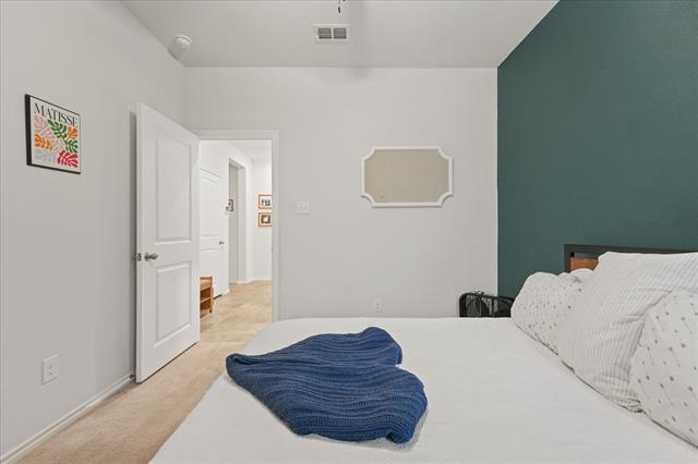 Building Photo - 585 Concho St