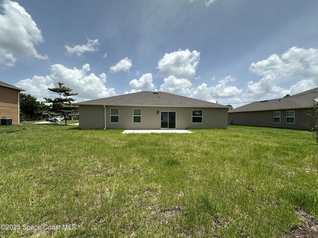 Building Photo - 2154 Ramsdale Dr SE