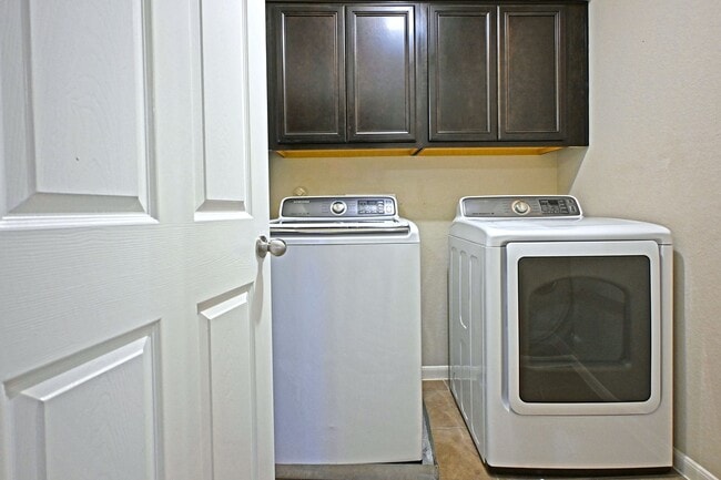 Building Photo - 934 Avery Pkwy