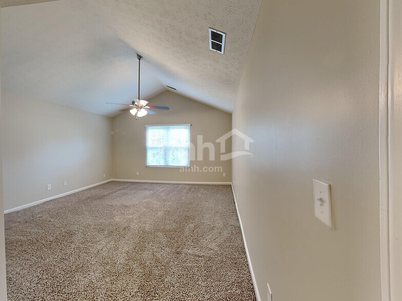 Building Photo - 3002 Sentinel Cir