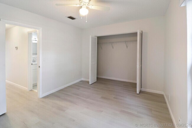 Building Photo - 2590 Coral Springs Dr