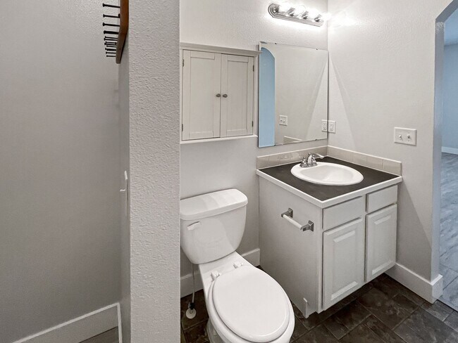 Building Photo - 3-Bedroom Home FOR RENT in Awesome Meridian Location