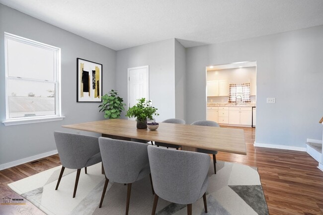 Building Photo - Quality 2 Bed 1.5 Bathrooms Home - Availab...