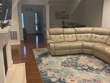 Building Photo - 14 Heartwood Way