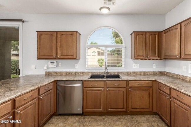 Building Photo - 17507 N Costa Brava Ave