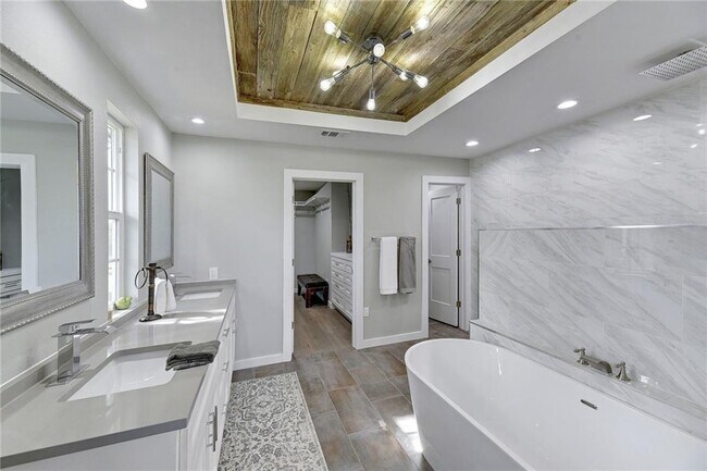 Building Photo - 713 Nomad Dr