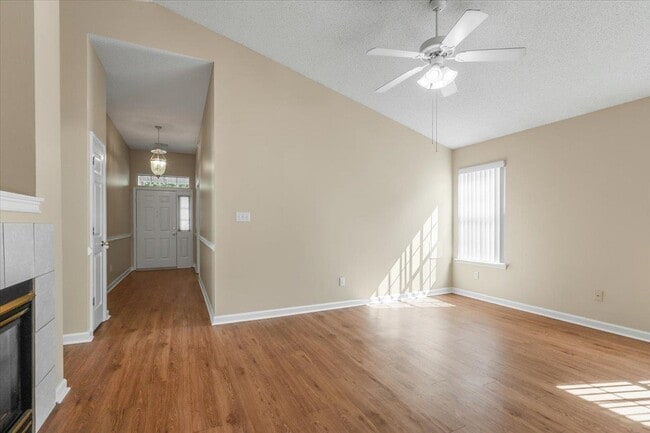 Building Photo - 135 Ivernia Loop