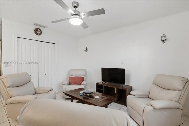 Building Photo - 7141 SW 158th Ct