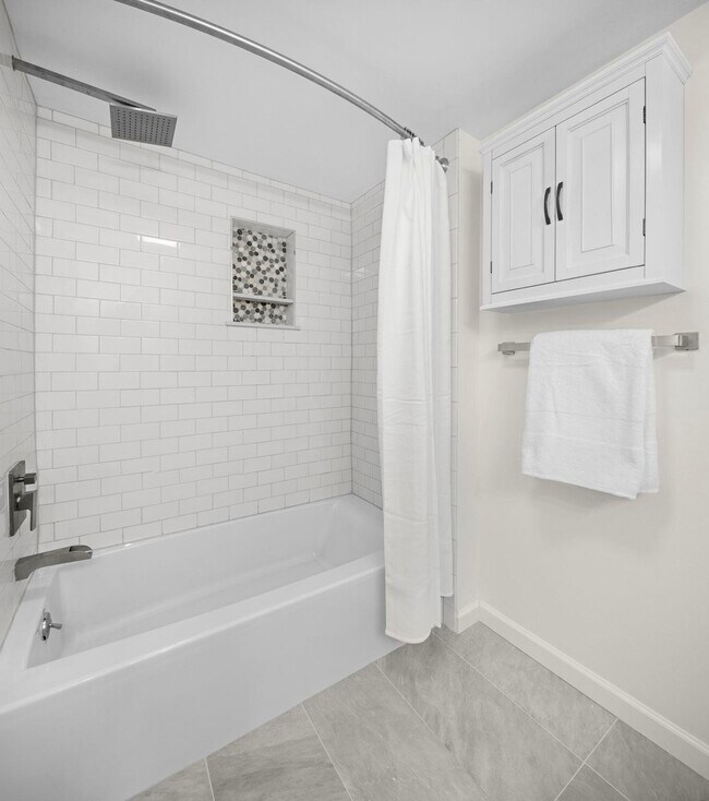 Building Photo - 700 1st St