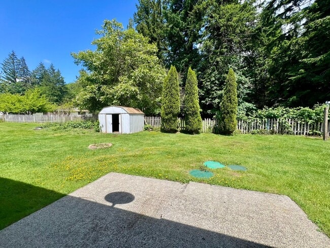 Building Photo - (#724) Duplex Near Squaxin Park - Water/Se...
