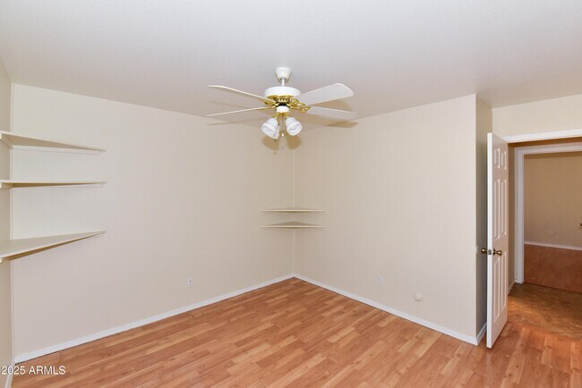 Building Photo - 1360 N Brentwood Pl